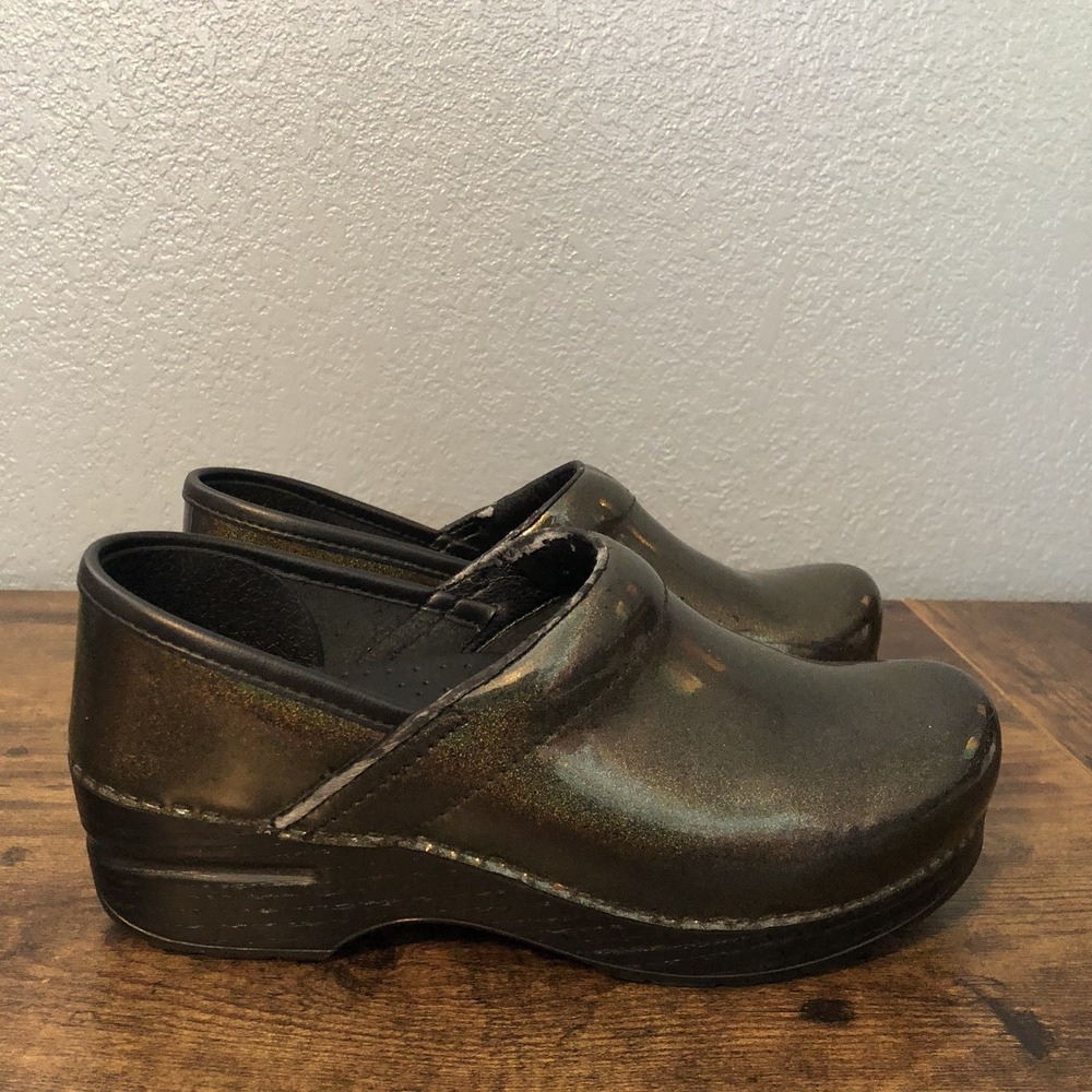 Dansko Professional Metallic Patent Leather Classic Clogs Size EU 37 US 6.5-7‎